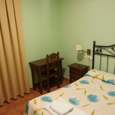 Hostal las Tres Jotas Alcaracejos Habitación foto