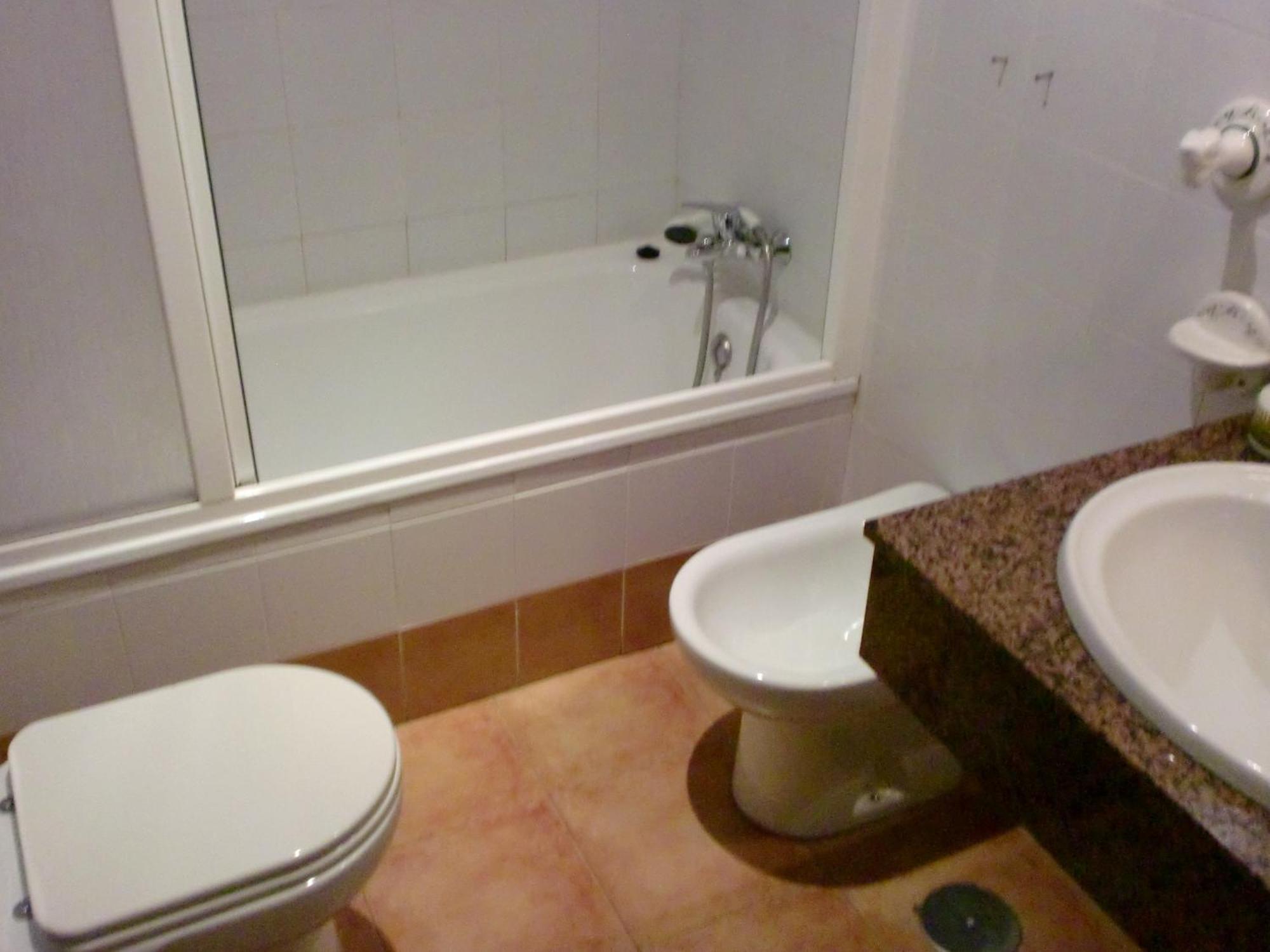 Hostal las Tres Jotas Alcaracejos Habitación foto