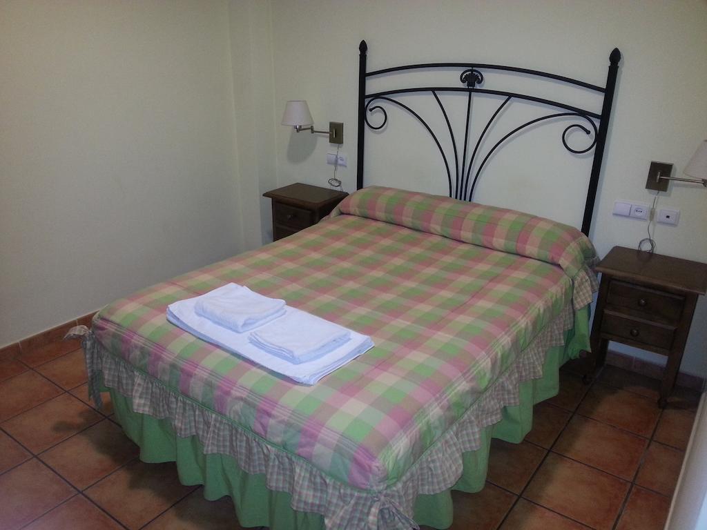 Hostal las Tres Jotas Alcaracejos Habitación foto
