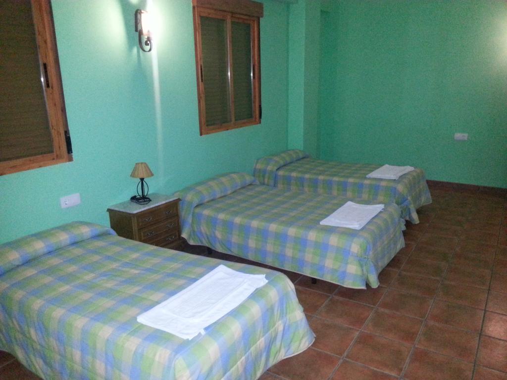 Hostal las Tres Jotas Alcaracejos Habitación foto