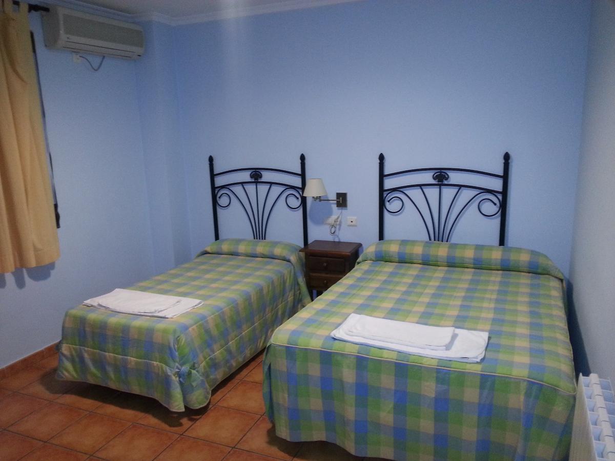 Hostal las Tres Jotas Alcaracejos Habitación foto